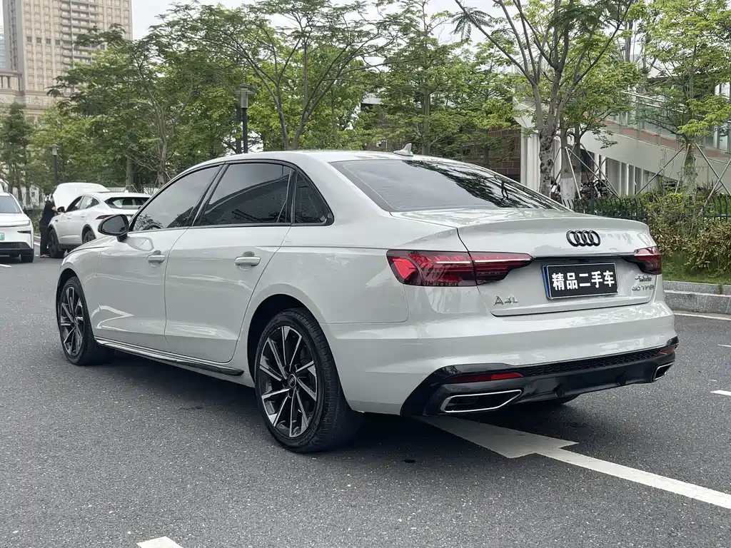 Audi A4L 2023 — фото 25
