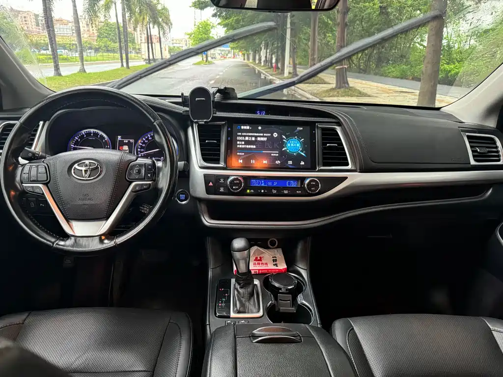 Toyota Highlander 2020 — фото 9