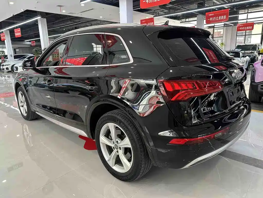 Audi Q5L 2019 — фото 18