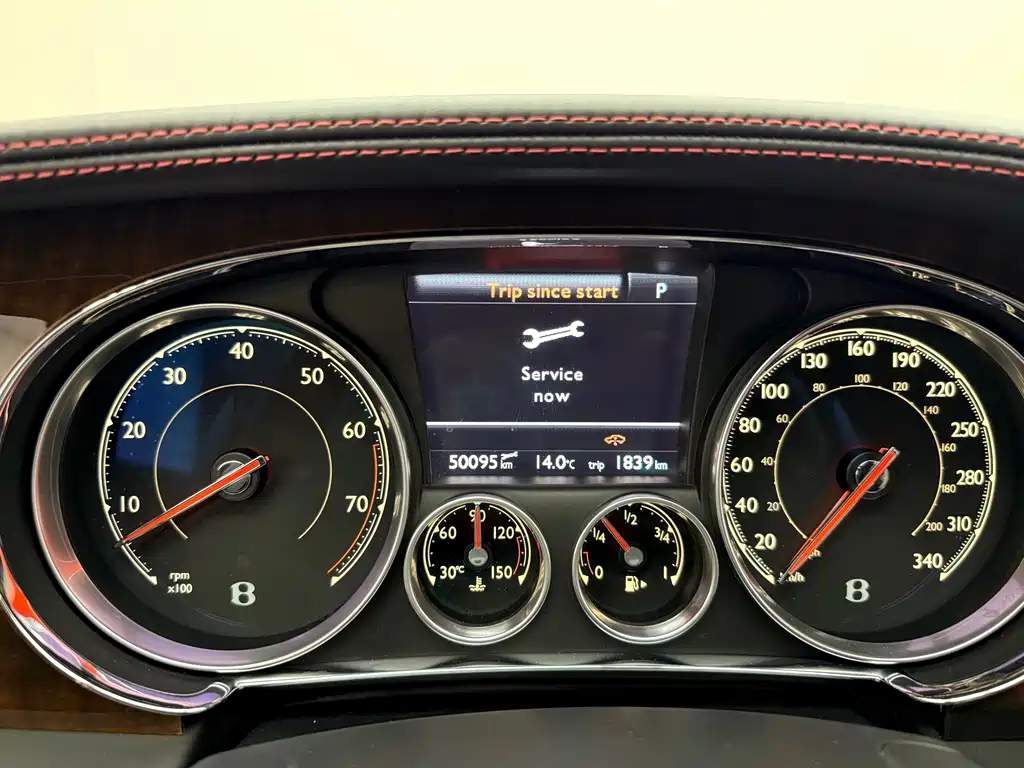 Bentley Continental 2018 — фото 14