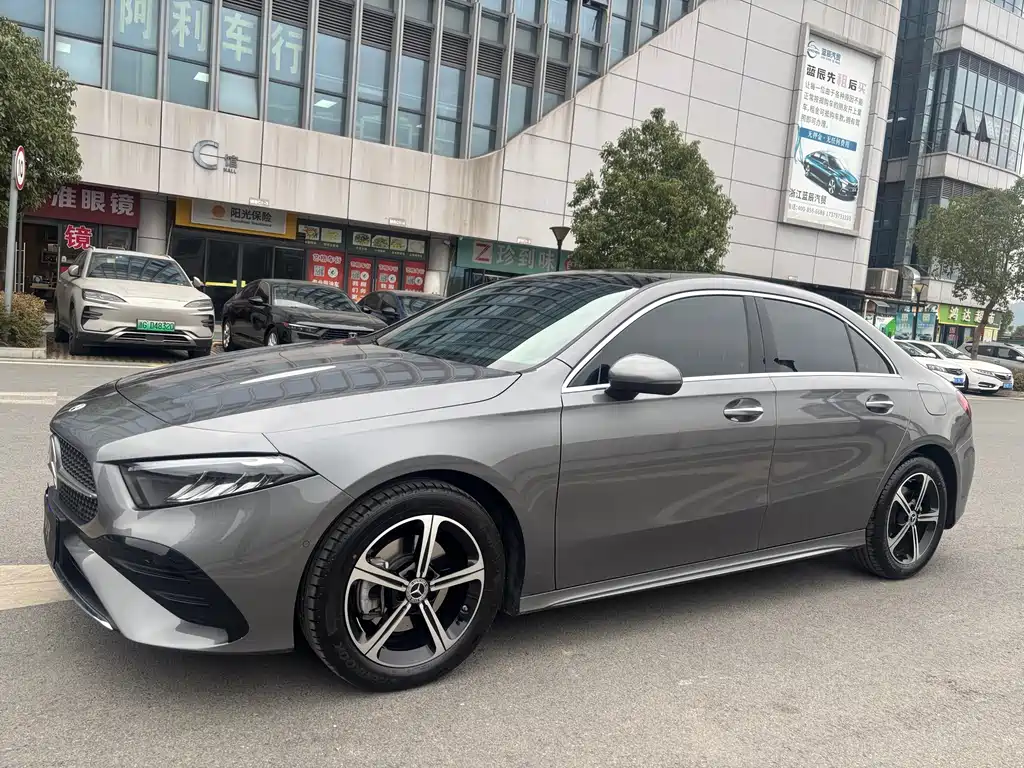 Mercedes-Benz A-Class 2025 — фото 1