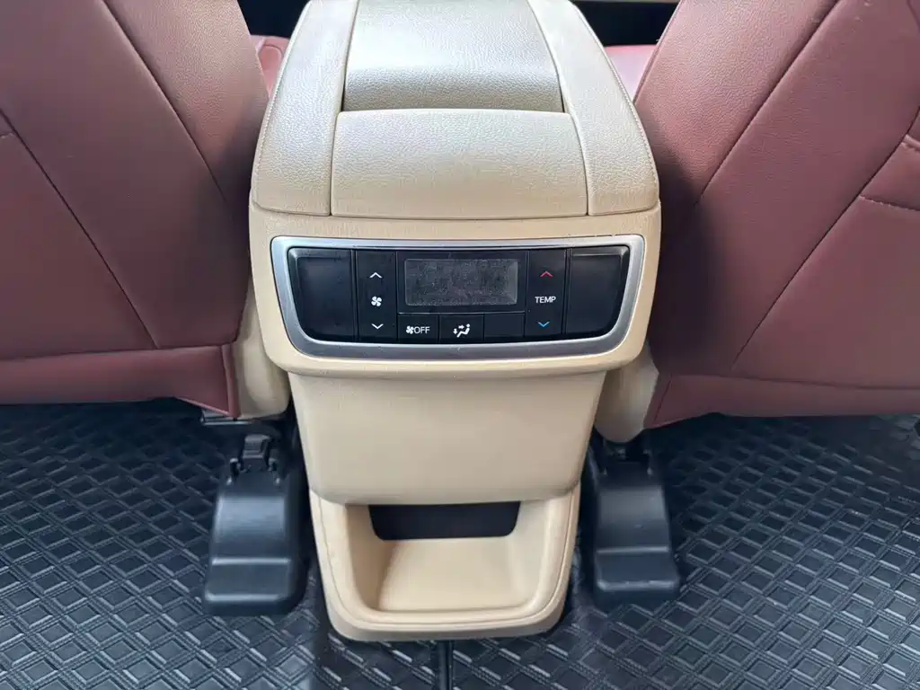 Toyota Highlander 2017 — фото 12