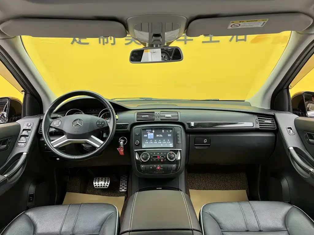 Mercedes-Benz R-Class 2017 — фото 16