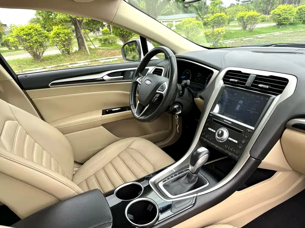 Ford Mondeo 2016 — фото 11