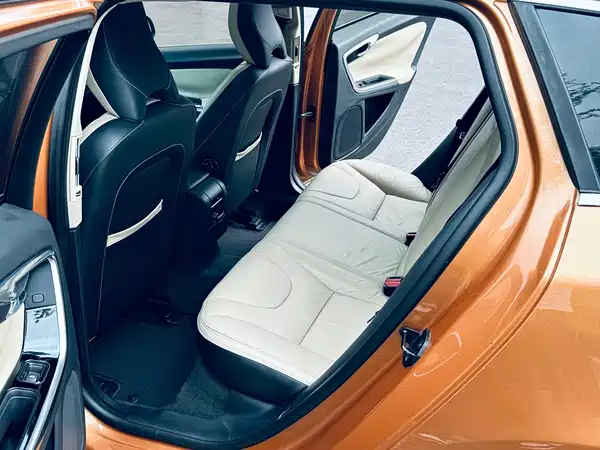 Volvo V60 2013