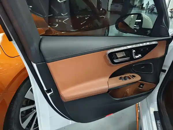 Mercedes-Benz C-Class 2025