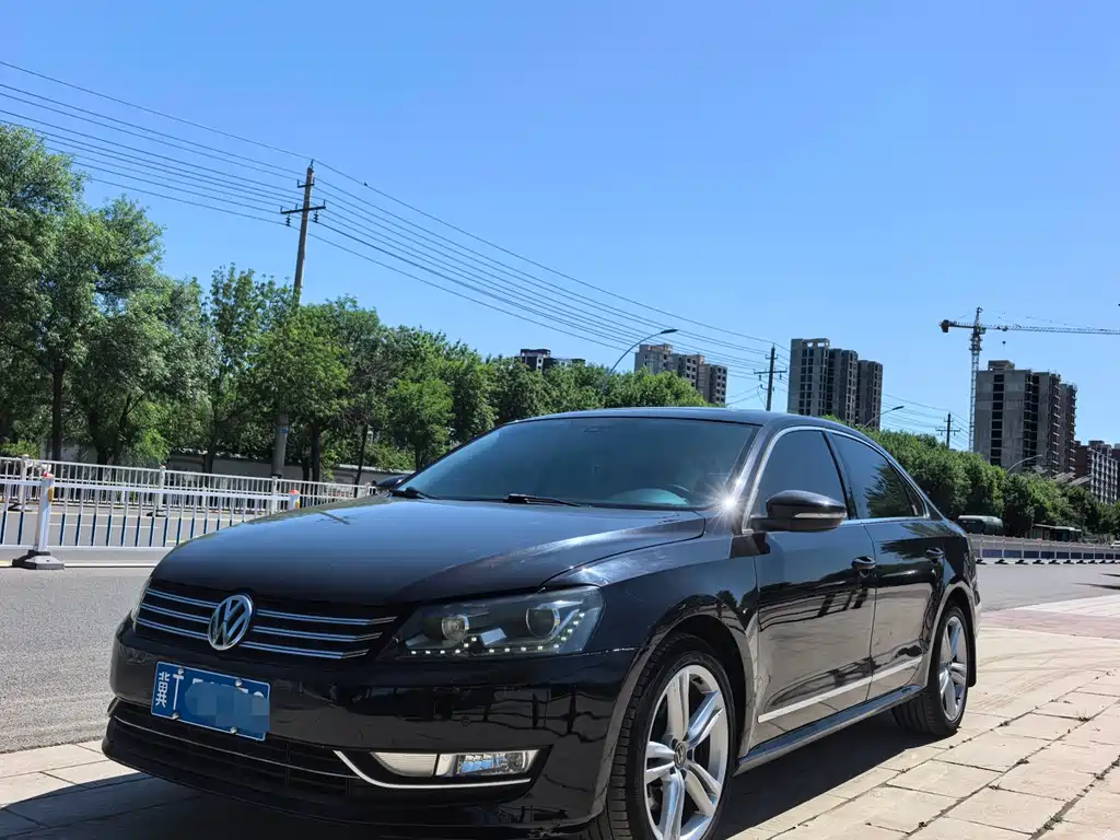 Volkswagen Passat 2015 — фото 1