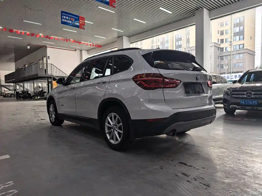 BMW X1 2017 — фото 17