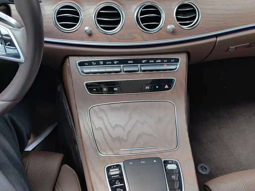 Mercedes-Benz E-Class 2023 — фото 13