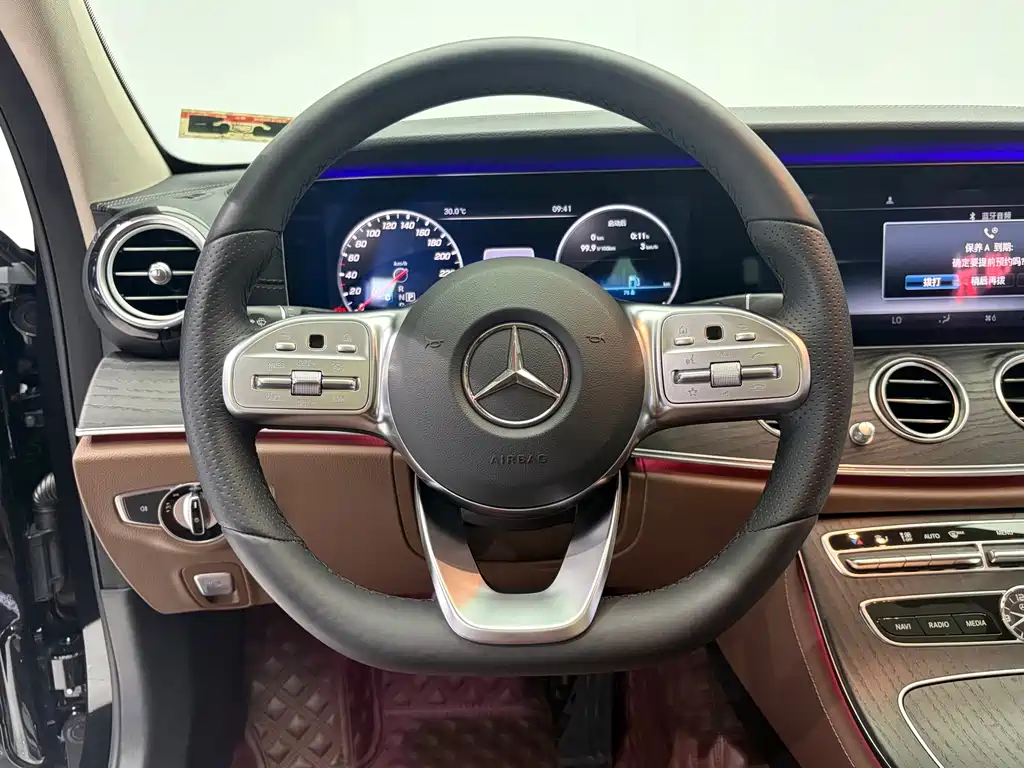 Mercedes-Benz E-Class 2019 — фото 17