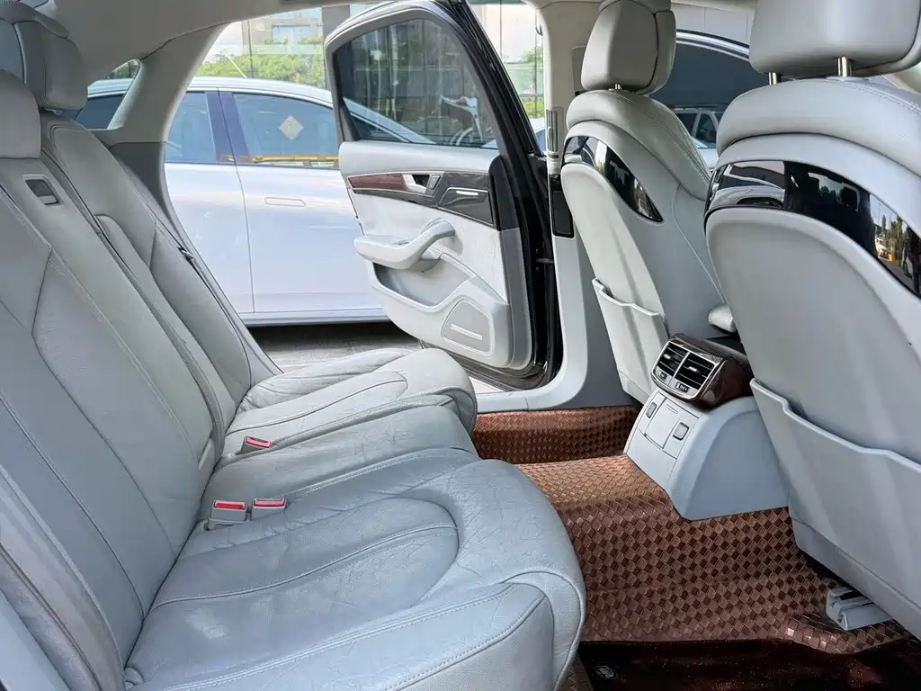 Audi A8 2011
