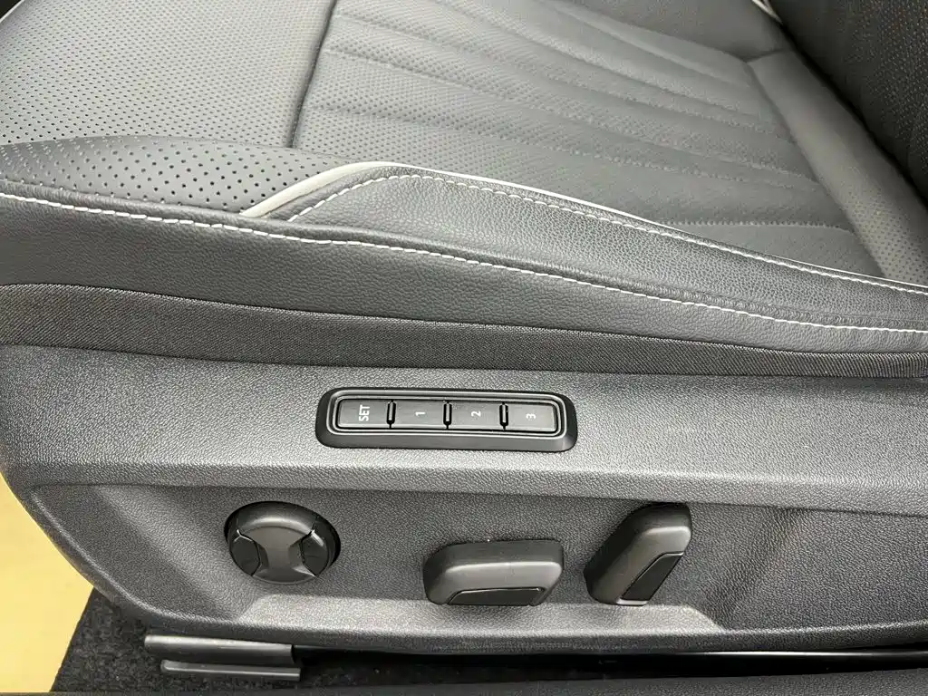 Volkswagen Passat 2024 — фото 26