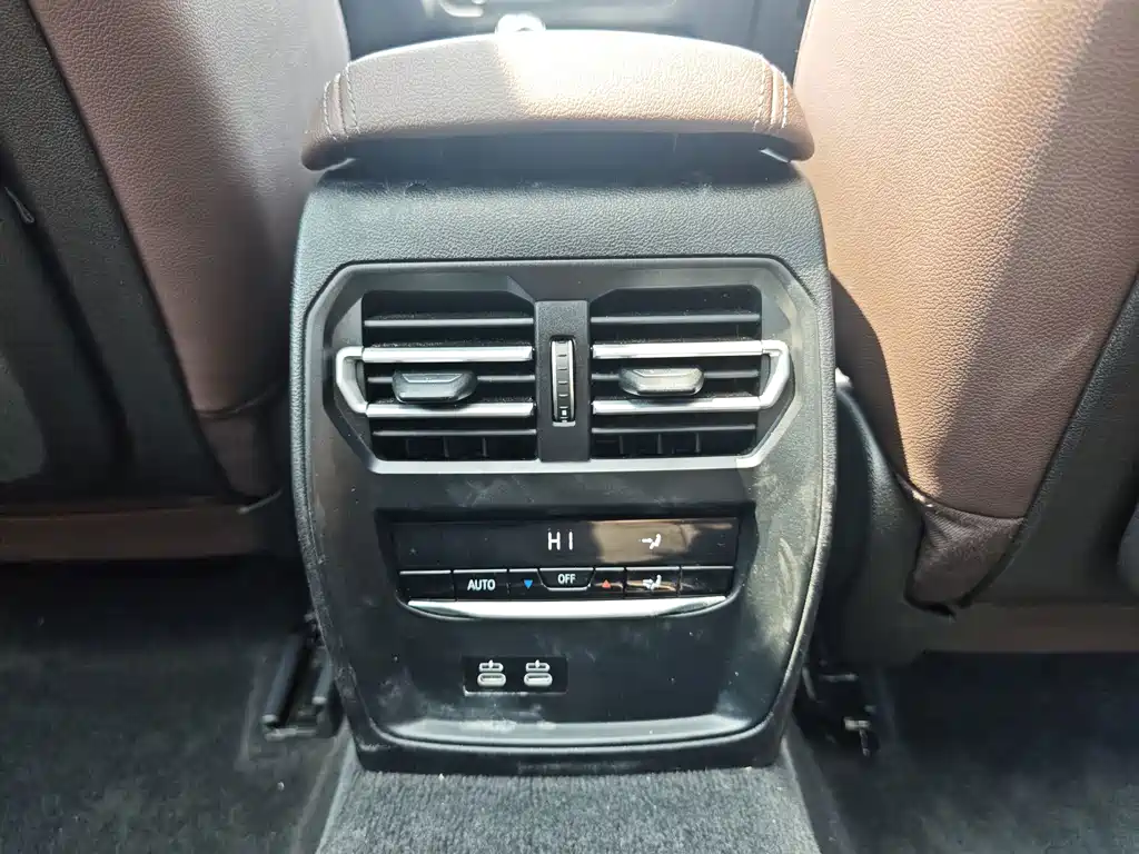 BMW 3 Series 2019 — фото 12