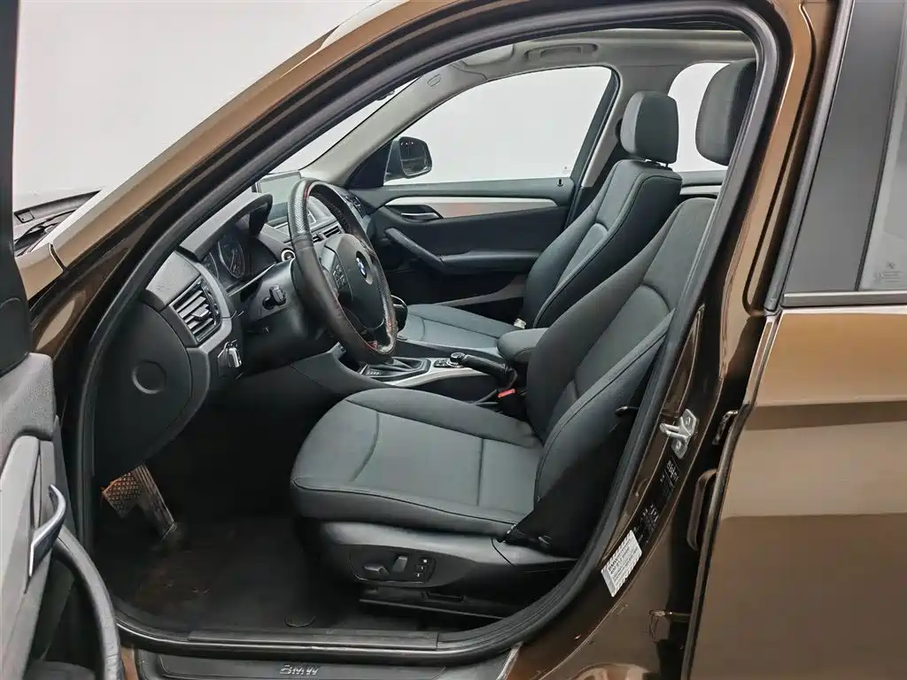 BMW X1 2014 — фото 10