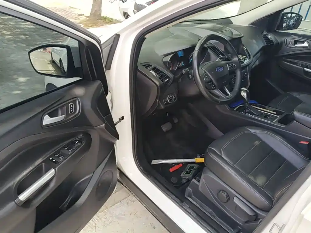 Ford Kuga 2018 — фото 16