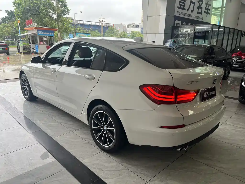 BMW 5 Series GT 2017 — фото 8