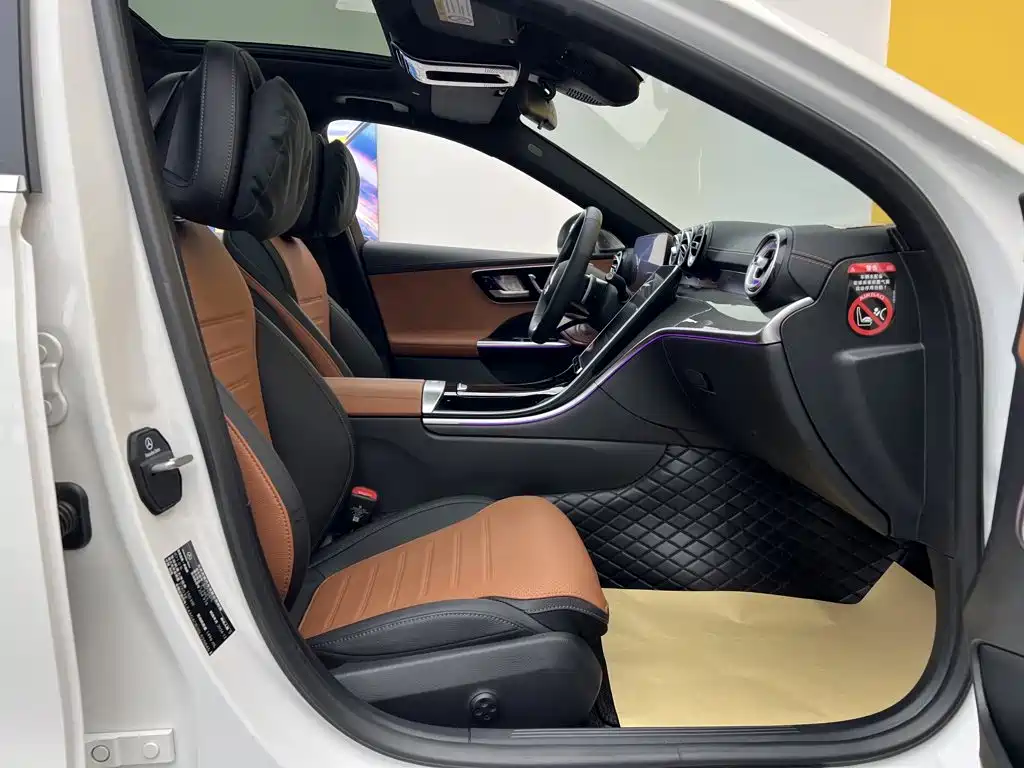 Mercedes-Benz C-Class 2025 — фото 14