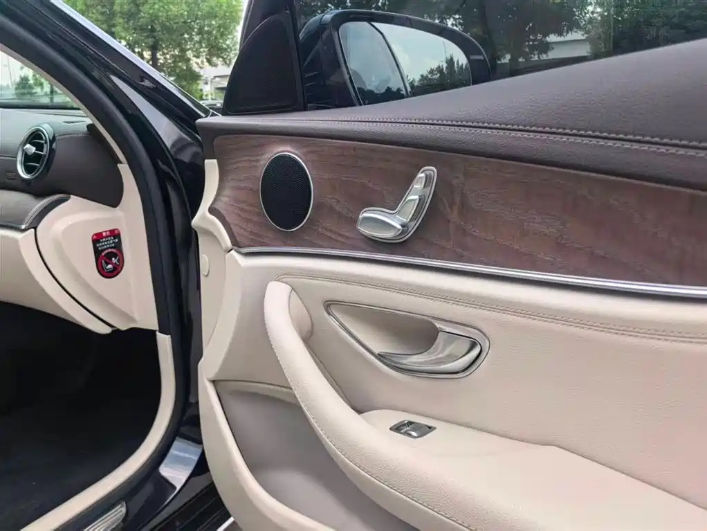 Mercedes-Benz E-Class 2020 — фото 14
