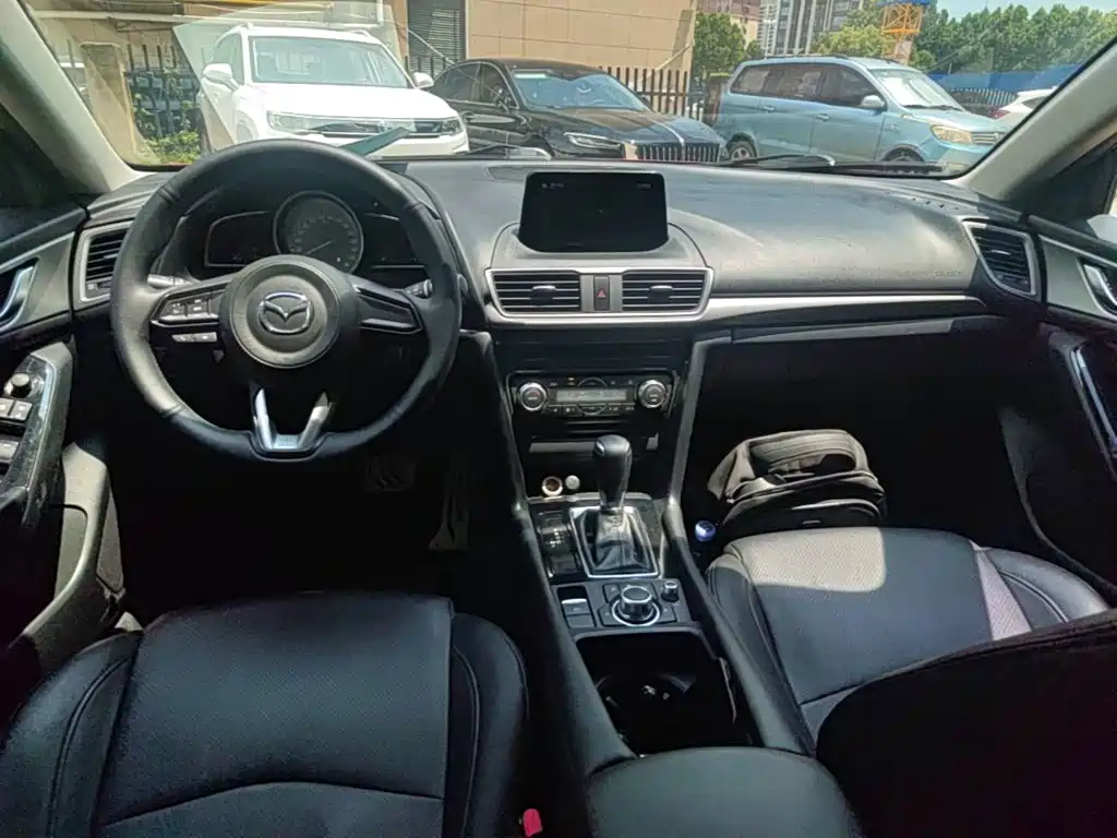 Mazda 3 Angkesela 2017 — фото 10