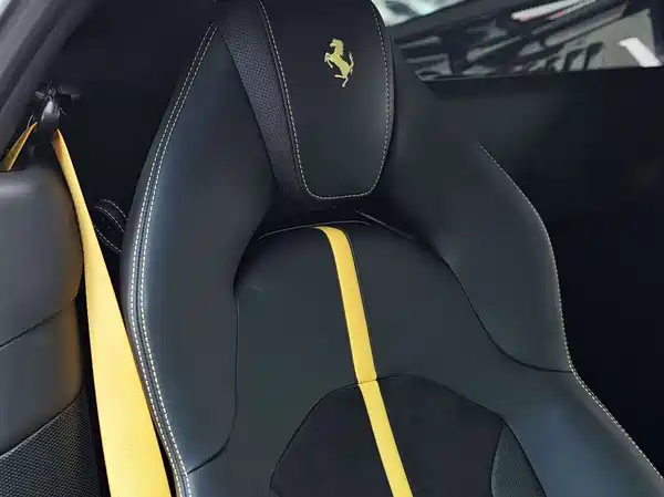 Ferrari F8 2023