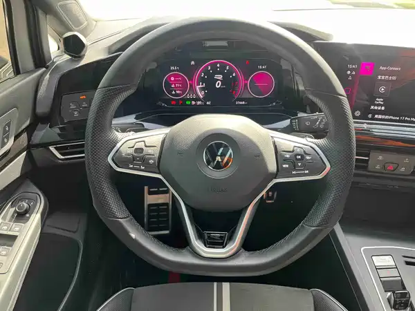 Volkswagen Golf 2024