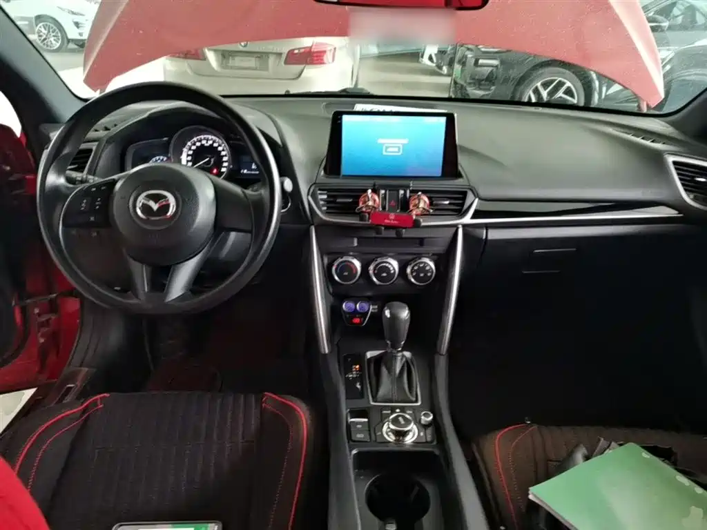 Mazda CX-4 2017 — фото 10