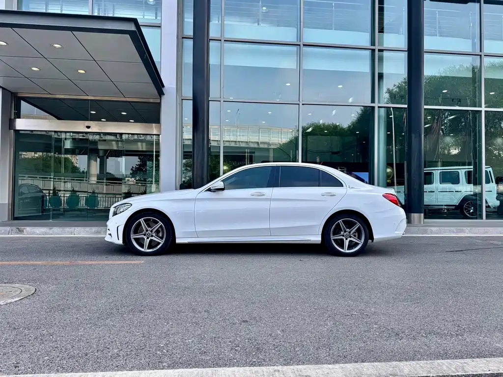 Mercedes-Benz C-Class 2019 — фото 6