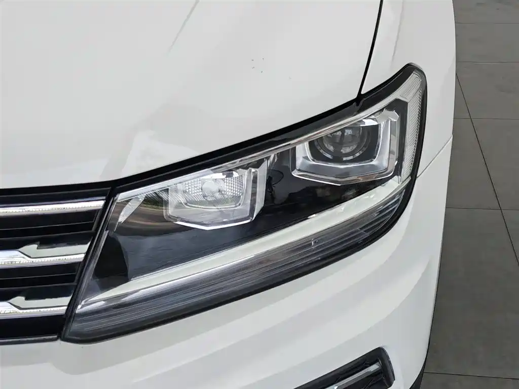 Volkswagen Tiguan L 2018 — фото 7