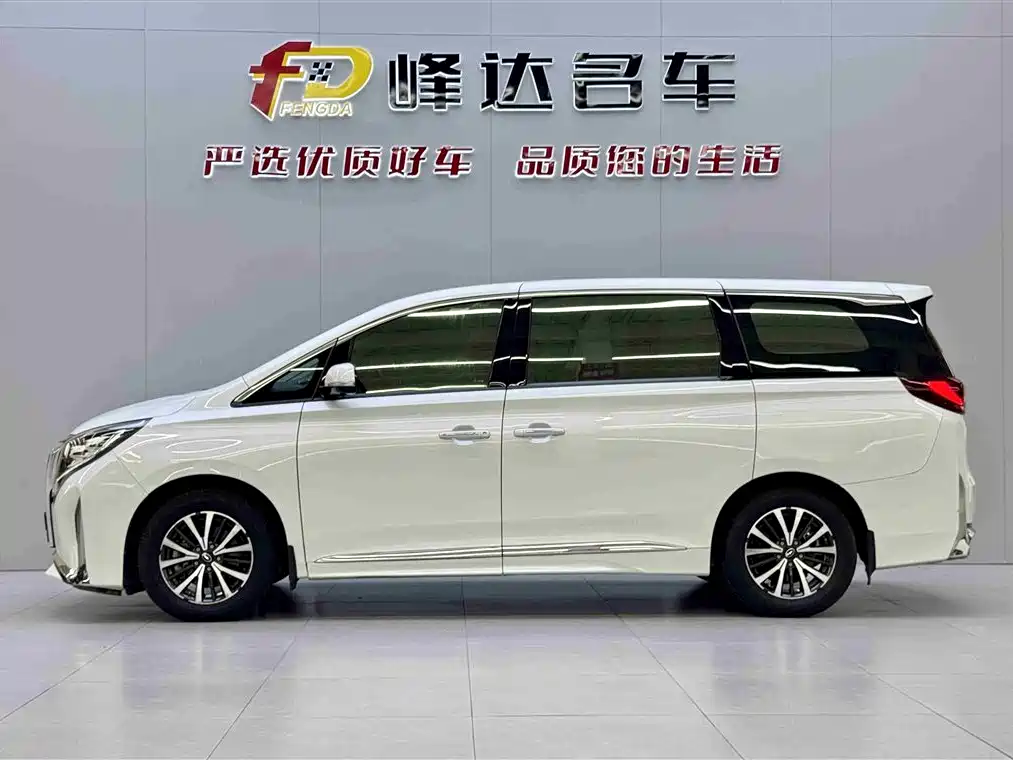 GAC Motor Trumpchi M8 2022 — фото 2
