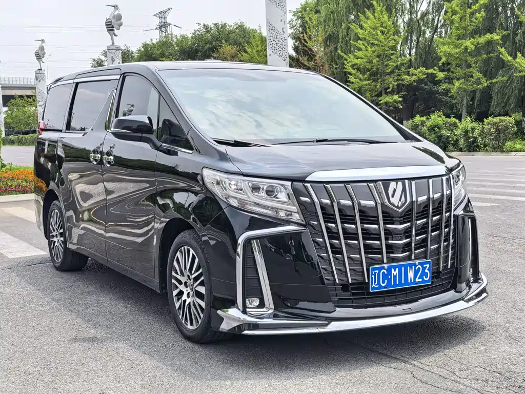Toyota Alphard 2015