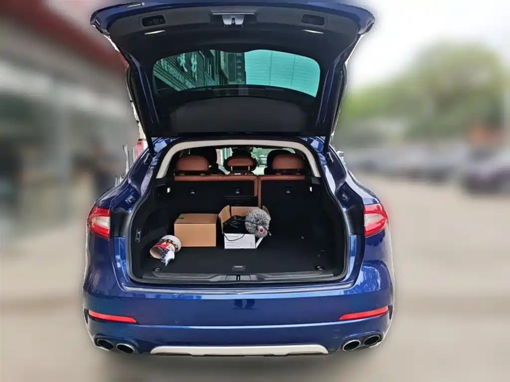 Maserati Levante 2017 — фото 10