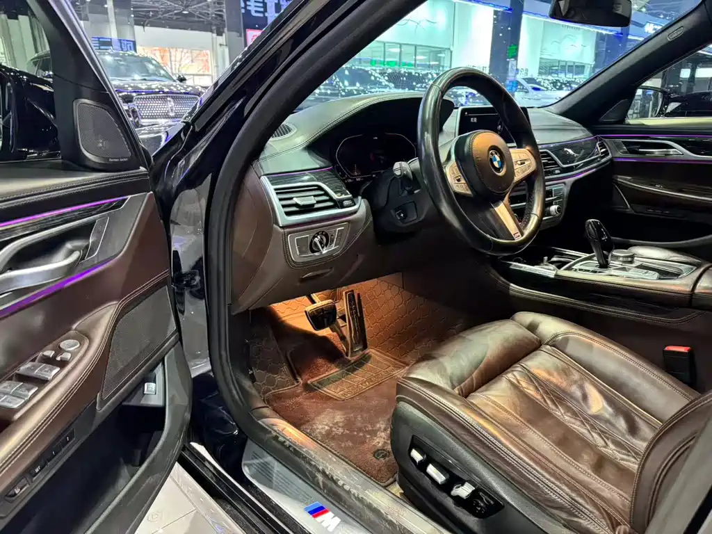 BMW 7 Series 2021 — фото 10