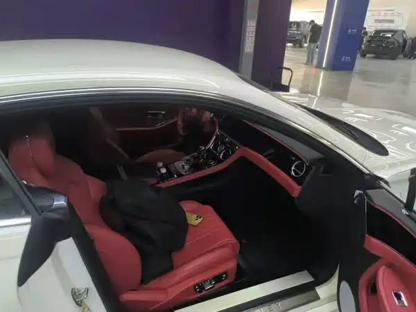 Bentley Continental 2024
