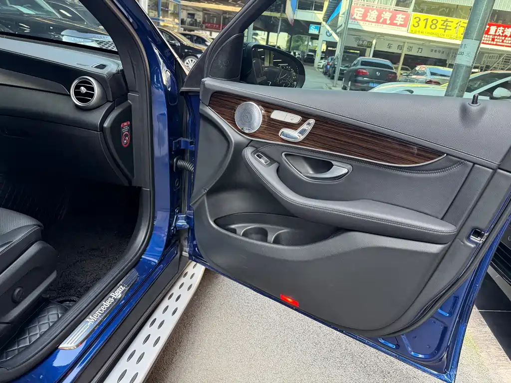 Mercedes-Benz GLC 2018 — фото 20