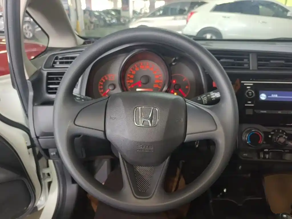 Honda Fit 2017 — фото 11