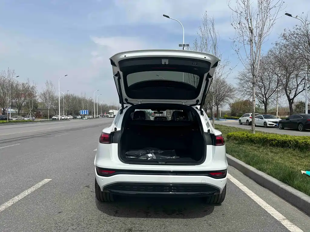 Audi Q6L Sportback E-Tron 2026 — фото 18