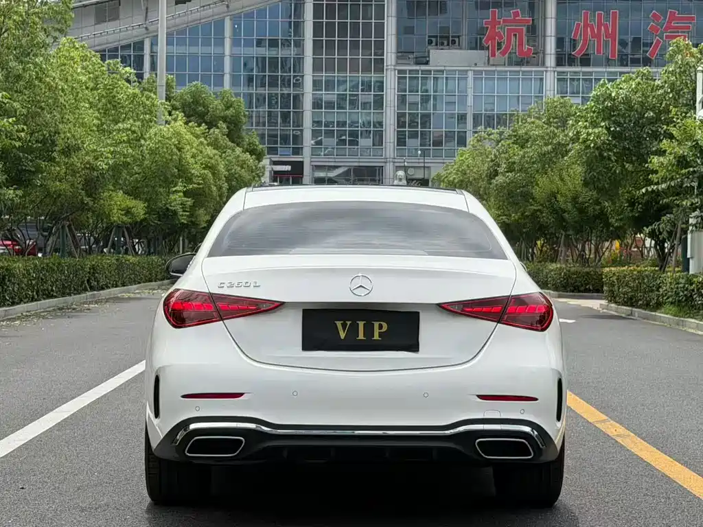 Mercedes-Benz C-Class 2025