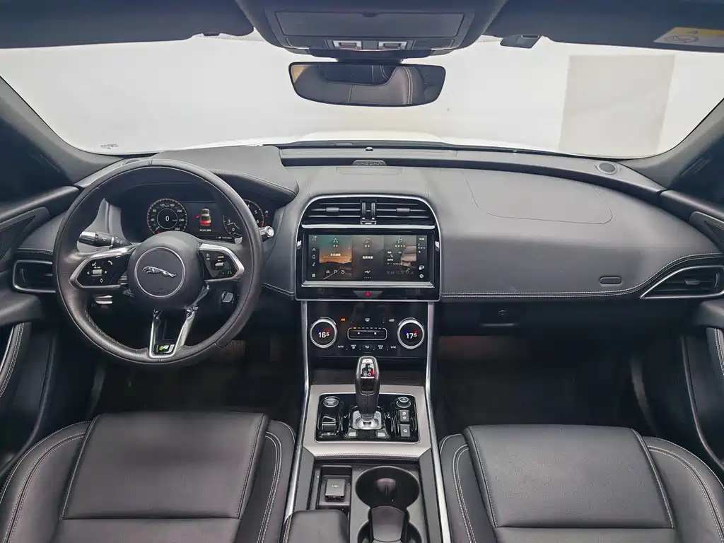 Jaguar XEL 2022 — фото 15