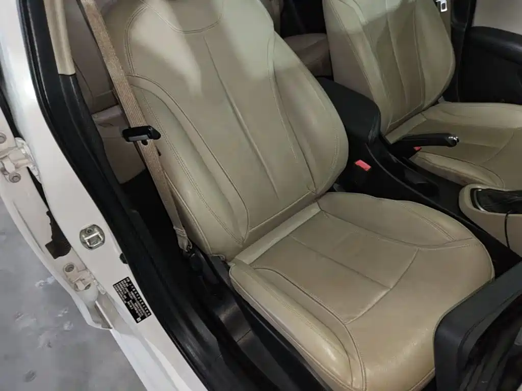 Buick Excelle GT 2019 — фото 25