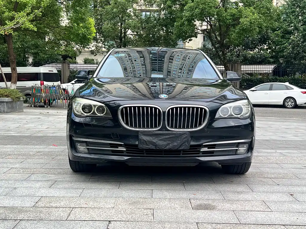 BMW 7 Series 2013 — фото 3