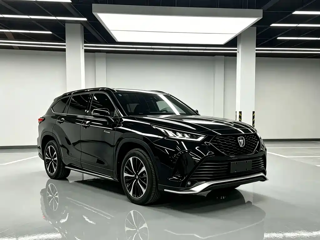 Toyota Crown Kluger 2023 — фото 3