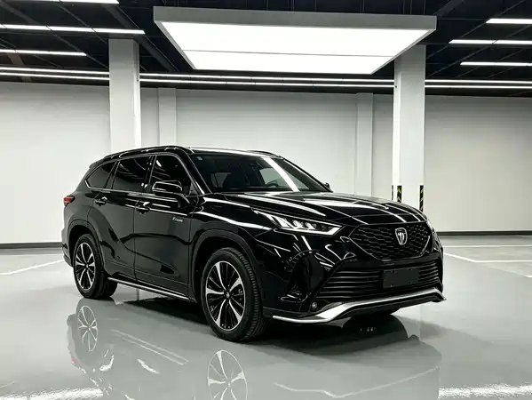 Toyota Crown Kluger 2023