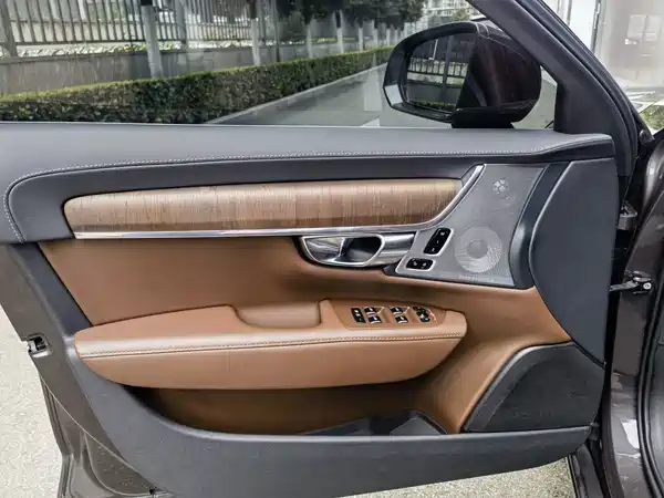 Volvo S90 2022