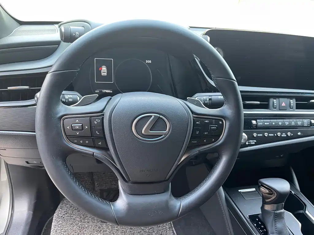 Lexus ES 2024 — фото 16