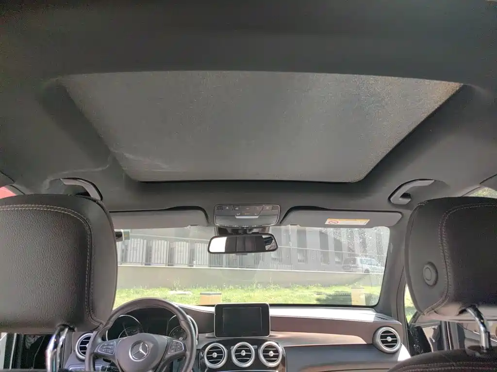 Mercedes-Benz GLC 2018 — фото 19
