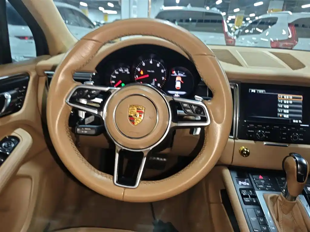 Porsche Macan 2015 — фото 10