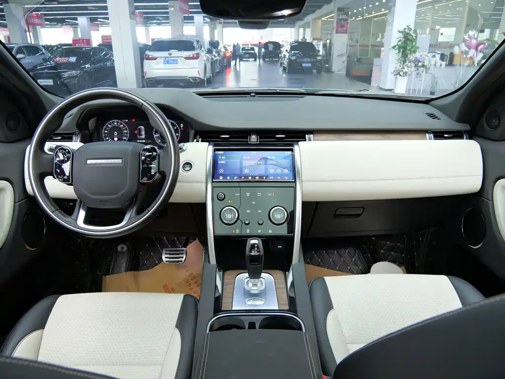 Land Rover Discovery Sport 2021 — фото 11