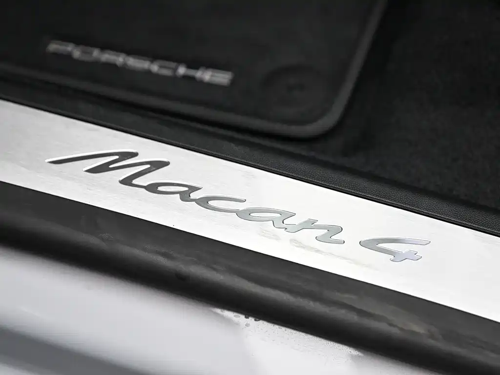 Porsche Macan EV 2025 — фото 10
