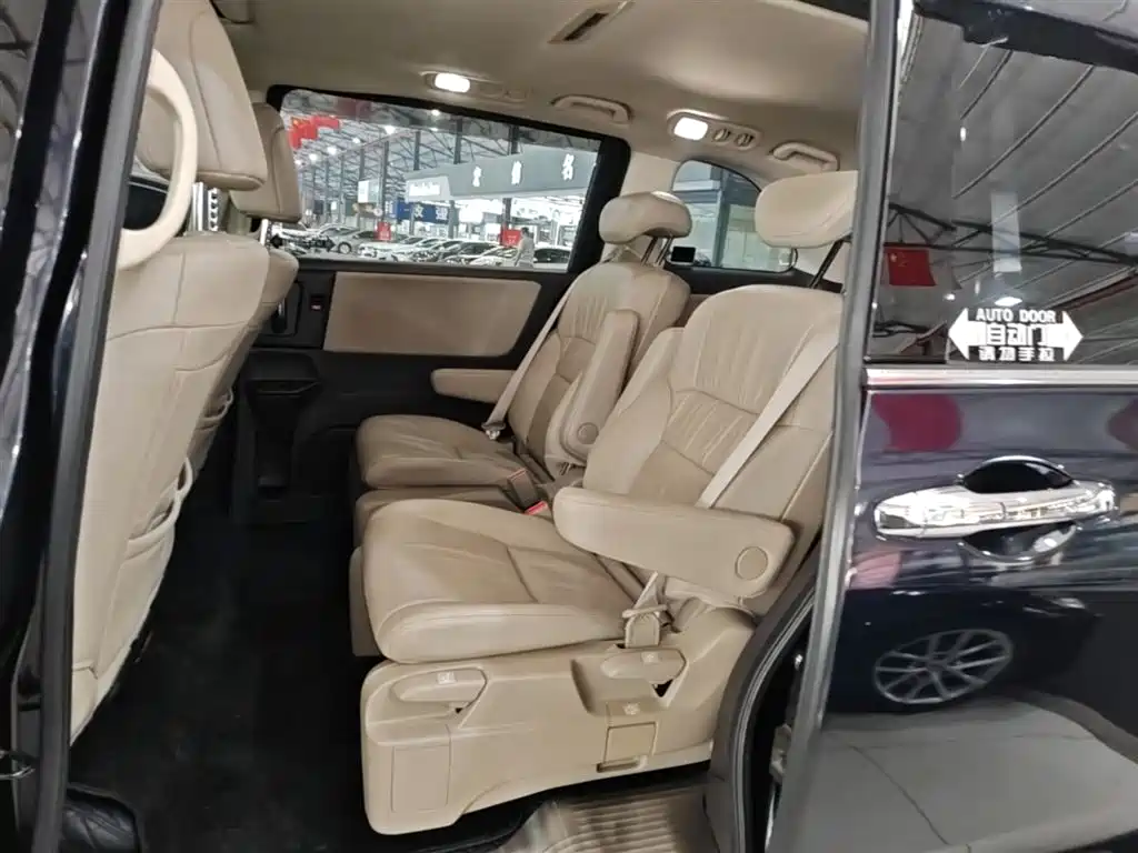 Honda Odyssey 2017 — фото 17