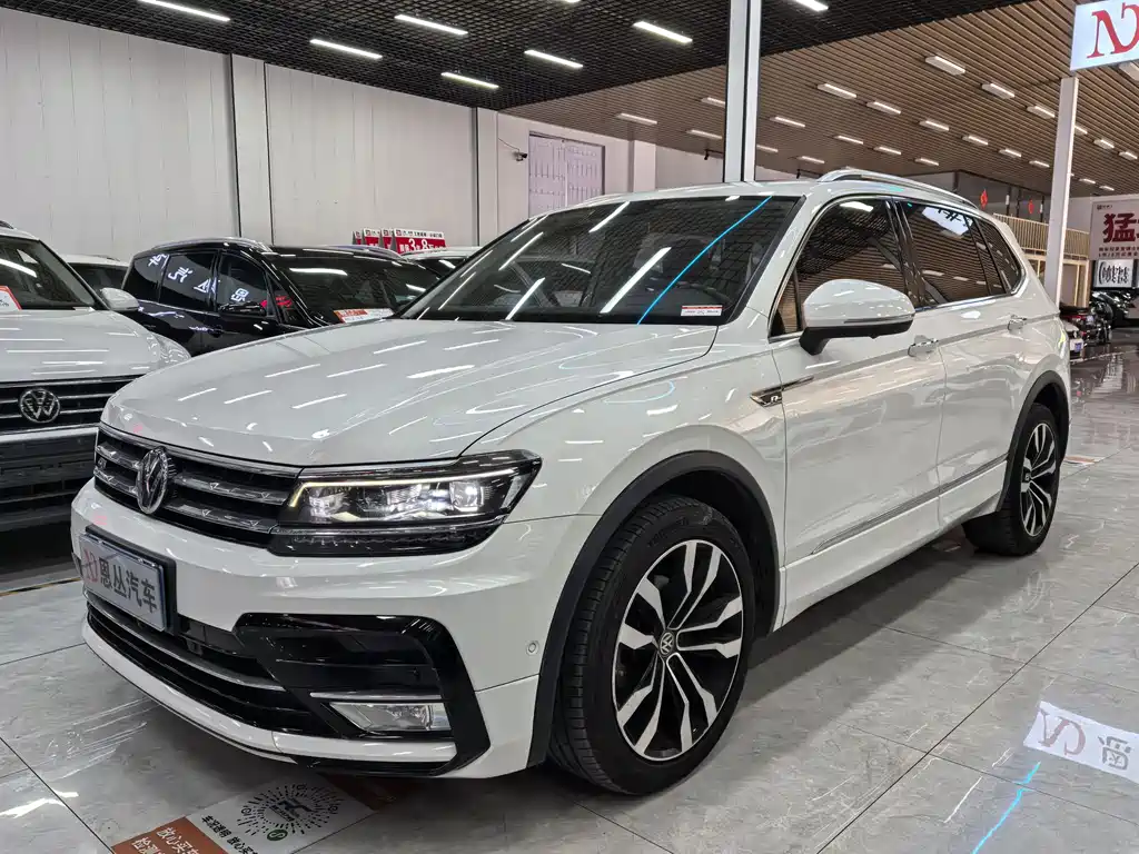 Volkswagen Tiguan L 2020 — фото 1